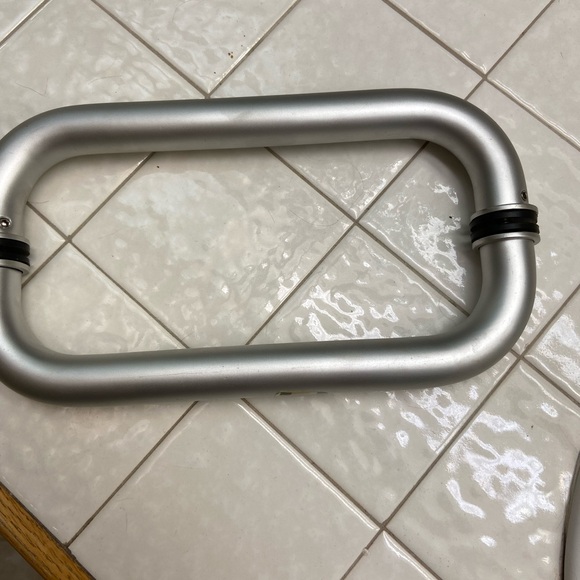 Shower door handle - Picture 2 of 2